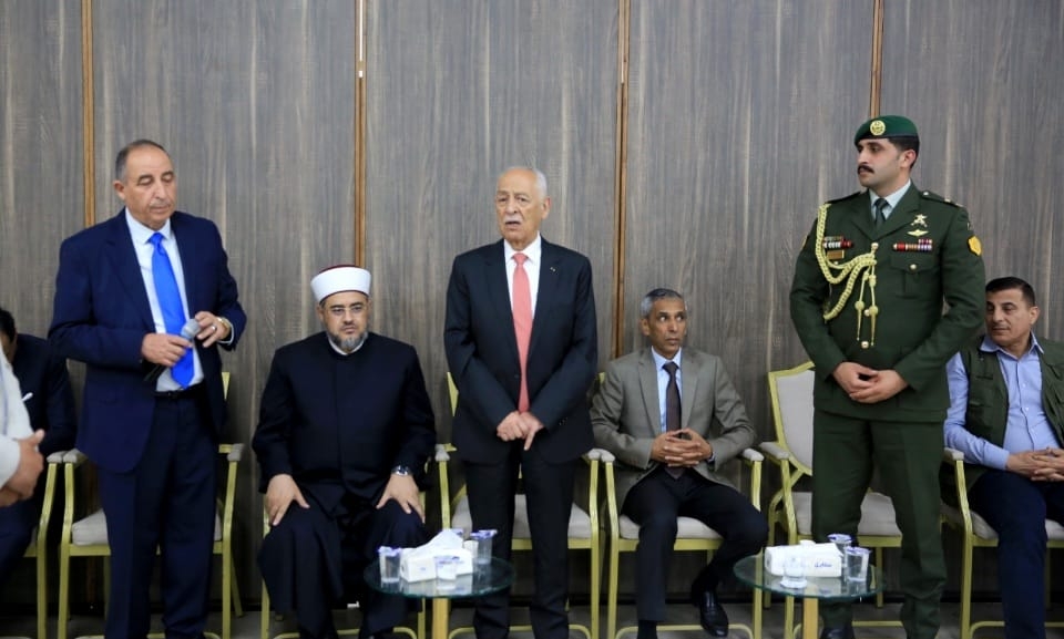 مندوبا عن الملك وولي العهد…العيسوي يعزي عشيرتي أبو رمان والفاعوري