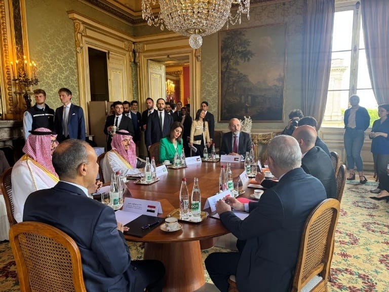الصفدي يجري مباحثات موسعة مع وزير أوروبا والشؤون الخارجية الفرنسي في باريس