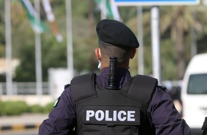 مطاردة بين باصات 'خصوصي' تقل طالبات تثير الذعر في طبربور.. والأمن يتدخل- فيديو