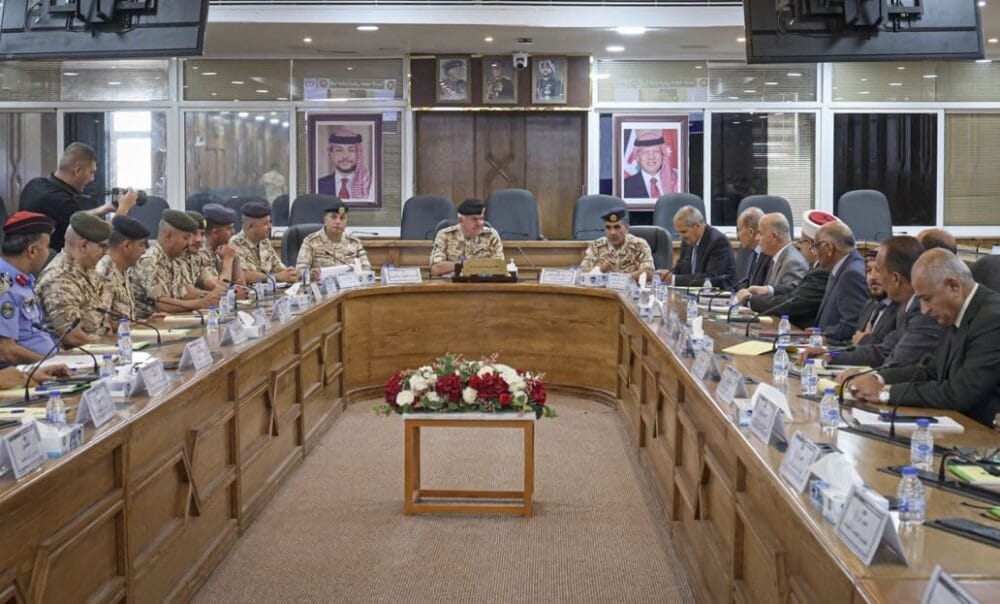 الحنيطي يزور كلية الدفاع الوطني الملكية الأردنية