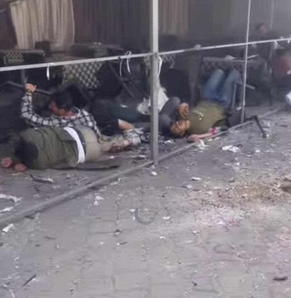 عشرات الشهداء والجرحى في مجزرة إسرائيلية جديدة استهدفت سوقًا شعبيًا وسط مدينة غزة