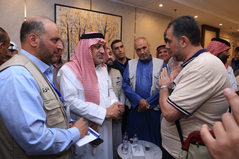 وزير الأوقاف يتفقد خدمات حجاج البعثة الأردنية بالمدينة المنورة ويستمع لآرائهم