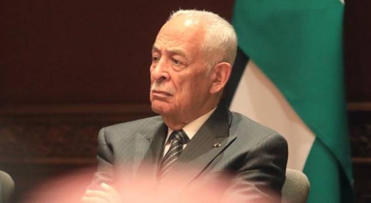 العيسوي ينقل للأب إلياس حداد تمنيات الملك وولي العهد له بالشفاء العاجل