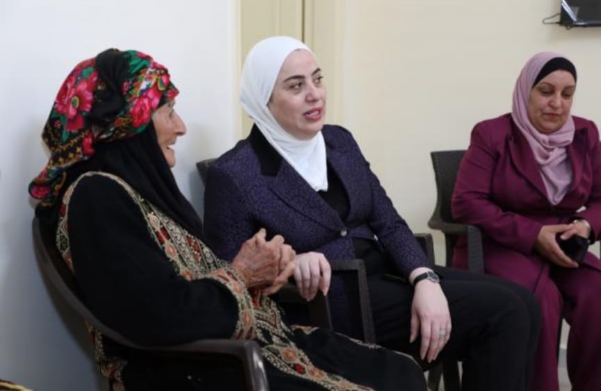 'التنمية الاجتماعية' تسلم مسكناً مجهزاً لمسنّة في جرش