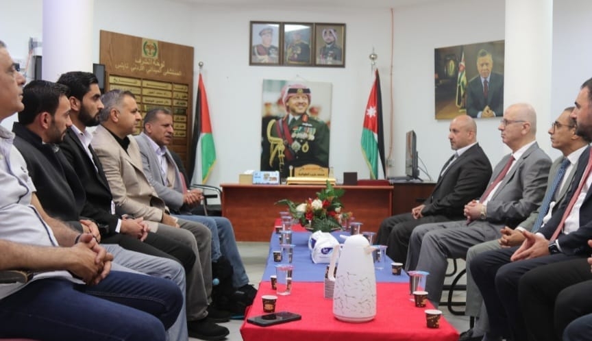 رئيس الوزراء الفلسطيني الأسبق يزور المستشفى الميداني الأردني نابلس6- صور