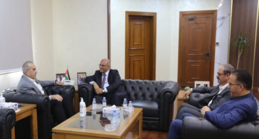 نقيب الصحفيين يؤكد سعي النقابة لتأمين قطع أراض مخدومة