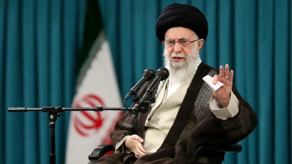 'لم نعتدِ على أحد'.. خامنئي يعلق على قصف قاعدة 'العديد'