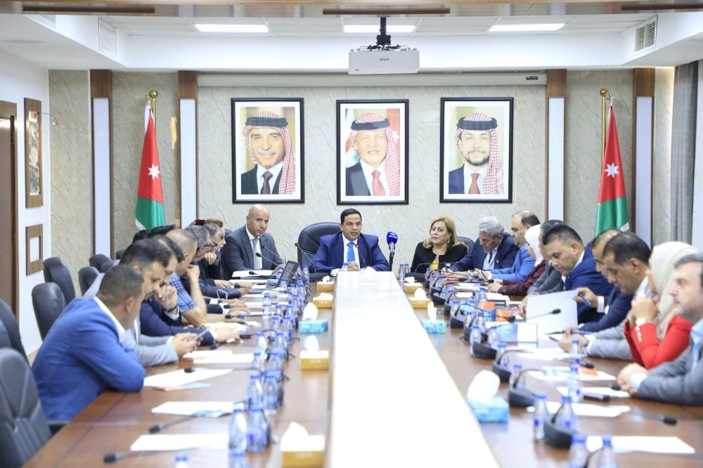 'عزم النيابية' تبحث تطوير منظومة تدوير النفايات وتحويلها إلى طاقة