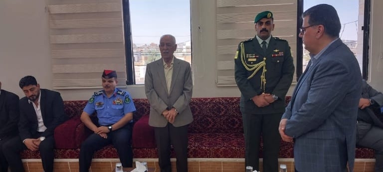 مندوبا عن الملك وولي العهد.. العيسوي يعزي عشيرة الشرع