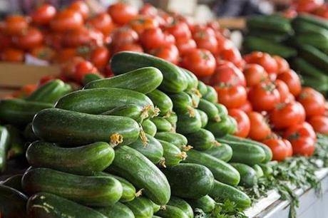 البندورة عند 25 قرشًا .. والخيار 50 قرشًا