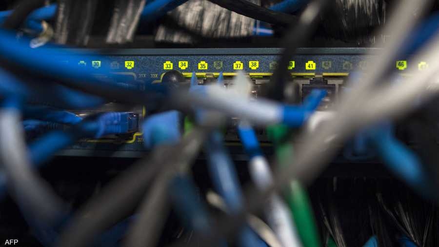 خوفا من الاختراق.. إيران تحكم قبضتها على الإنترنت