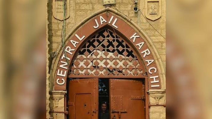واحدة من أكبر عمليات الهروب.. فرار 200 سجين باكستاني