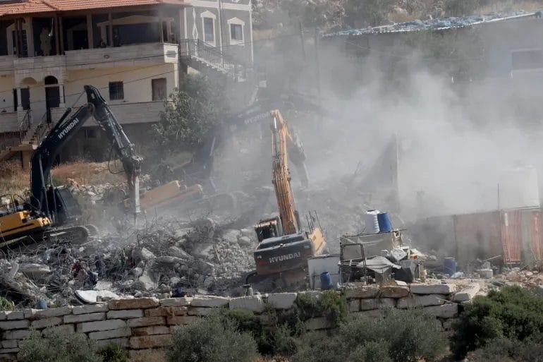 الاحتلال يهدم 588 منزلا ومنشأة في الضفة خلال 6 أشهر