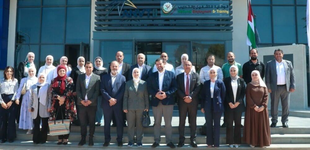 'العقبة الخاصة' و'نهر الأردن' تطلقان برنامجاً لإعداد مدربين بالإرشاد المهني