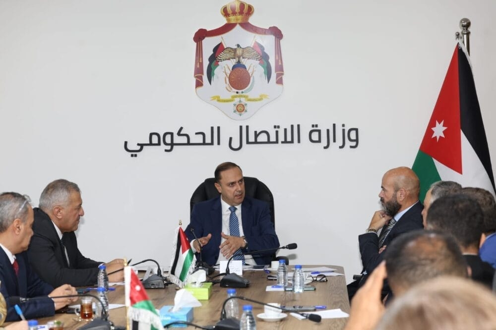 'المومني' يلتقي ممثلين عن نقابة أصحاب شركات الدعاية والإعلان