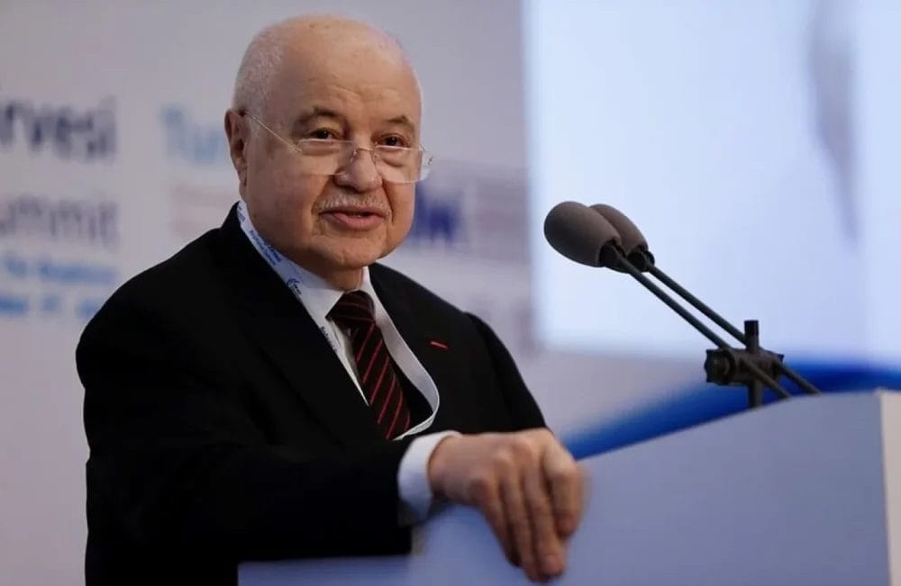 ابو غزالة يرد على إلغاء ترخيص شركته في سورية