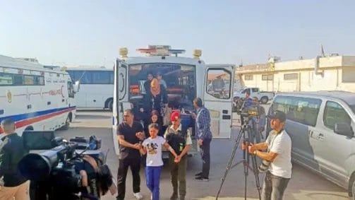 قادمون من القطاع للعلاج يروون حكايات الموت والتجويع تحت الحصار