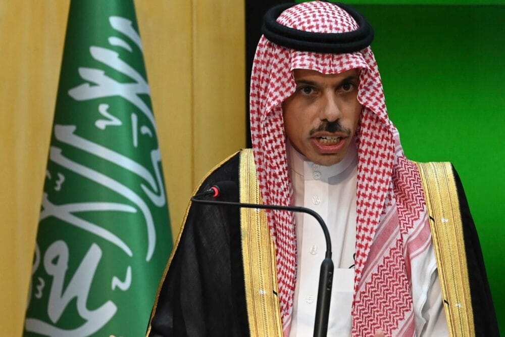 وزير الخارجية السعودي: الأولوية الآن هي التوصل إلى وقف إطلاق نار دائم في غزة