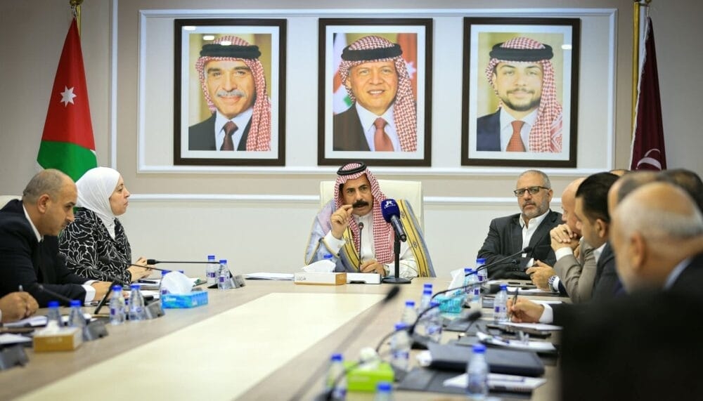 'النقل النيابية' تبحث تحديات التكسي الأصفر وتنظيم التطبيقات الذكية