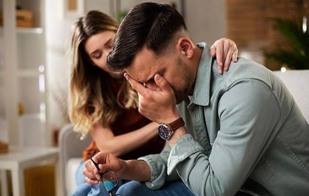 علماء يكشفون.. لماذا دموع الرجال أكثر مصداقية؟