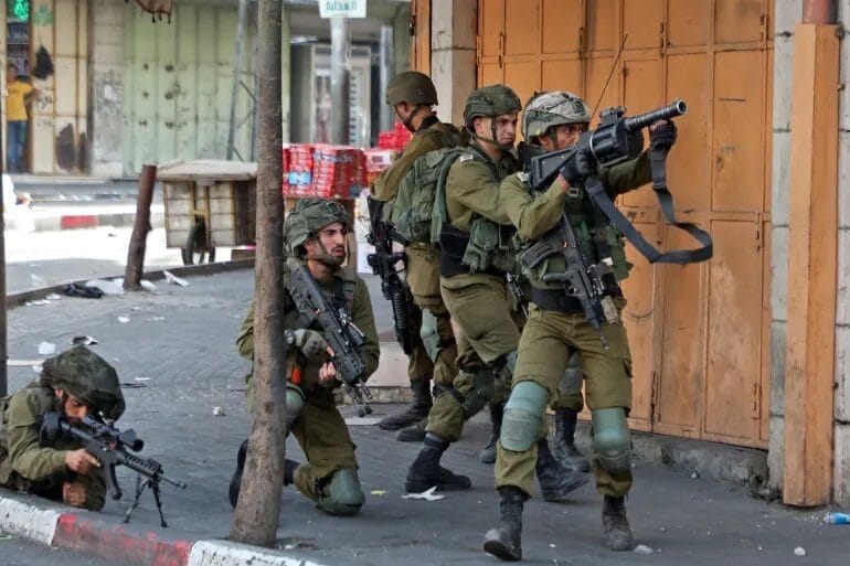 استشهاد فلسطينيين برصاص الاحتلال الإسرائيلي جنوب الضفة الغربية