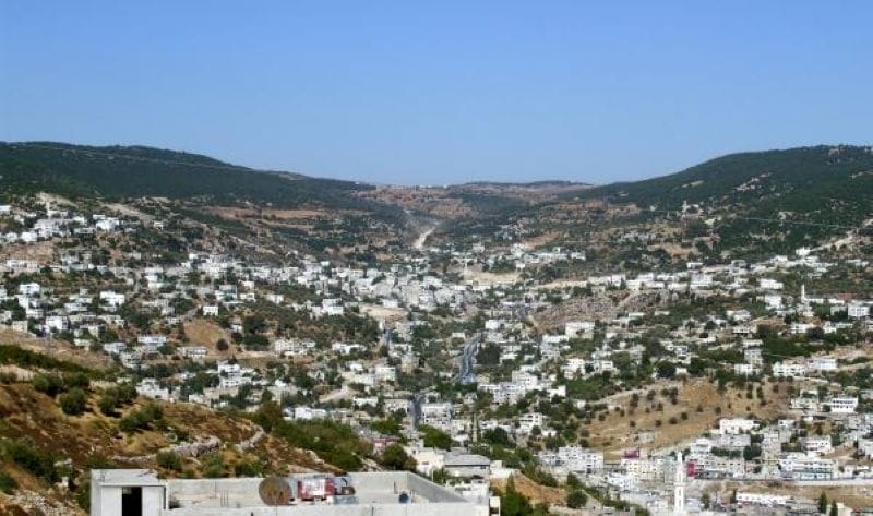 تشكيل لجنة في عجلون لفحص سلامة البيوت القديمة المهجورة والشروع في إزالتها