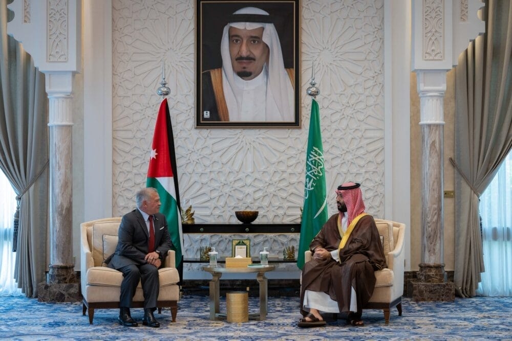 'الملك' و 'الأمير محمد بن سلمان' يبحثان مستجدات الأوضاع في غزة والضفة الغربية