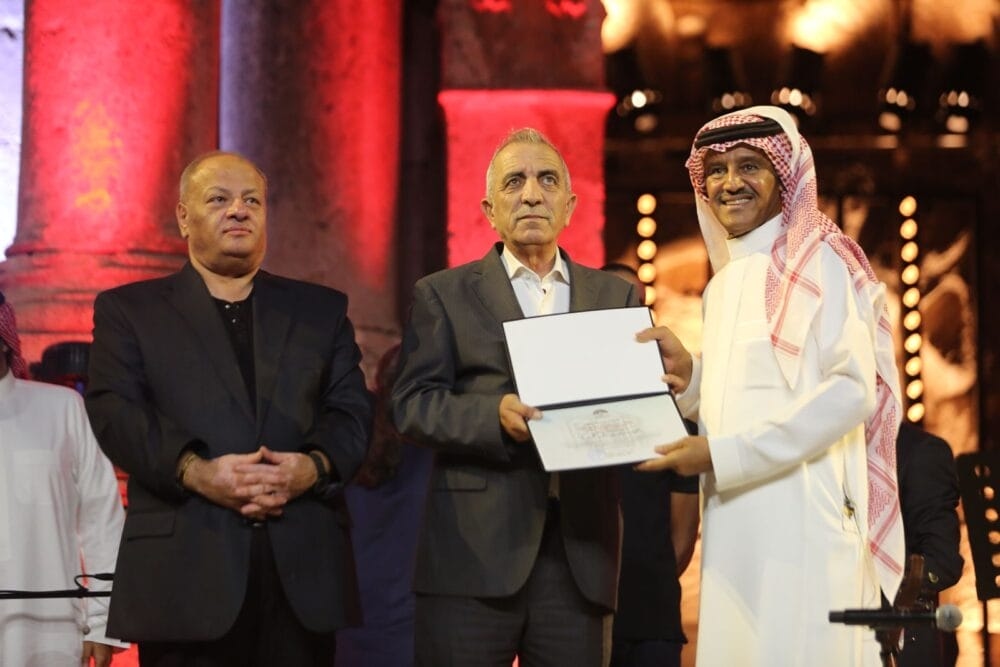 المطرب السعودي خالد عبد الرحمن يضيء المسرح الجنوبي بإبداعاته في'جرش39″