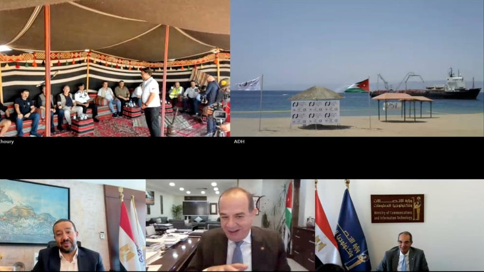 إنزال الكيبل البحري 'كورال بريدج'في العقبة