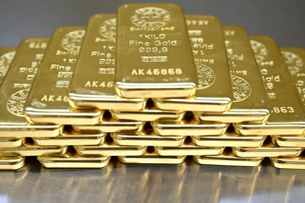الذهب يرتفع بفضل تراجع الدولار وسط آمال بخفض الفائدة الأميركية