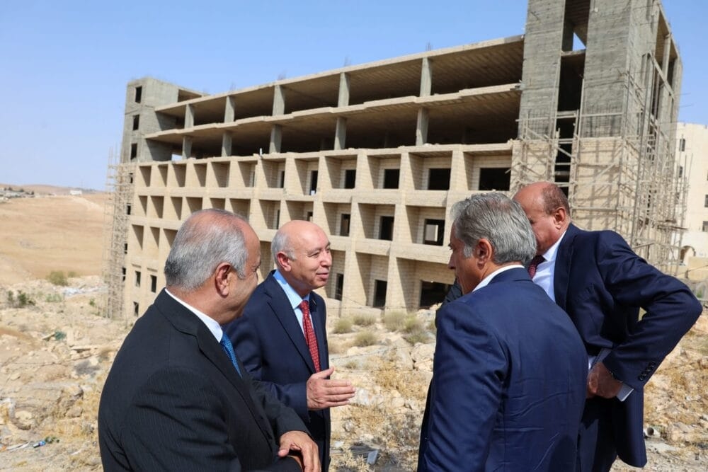 حسّان يوعز بتخصيص مبنى حكومي غير مستكمل لصالح جامعة مؤتة