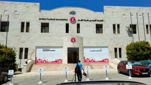 الحكومة تعفي اتحاد كرة القدم من ضريبة المبيعات على حزمة من إيراداته
