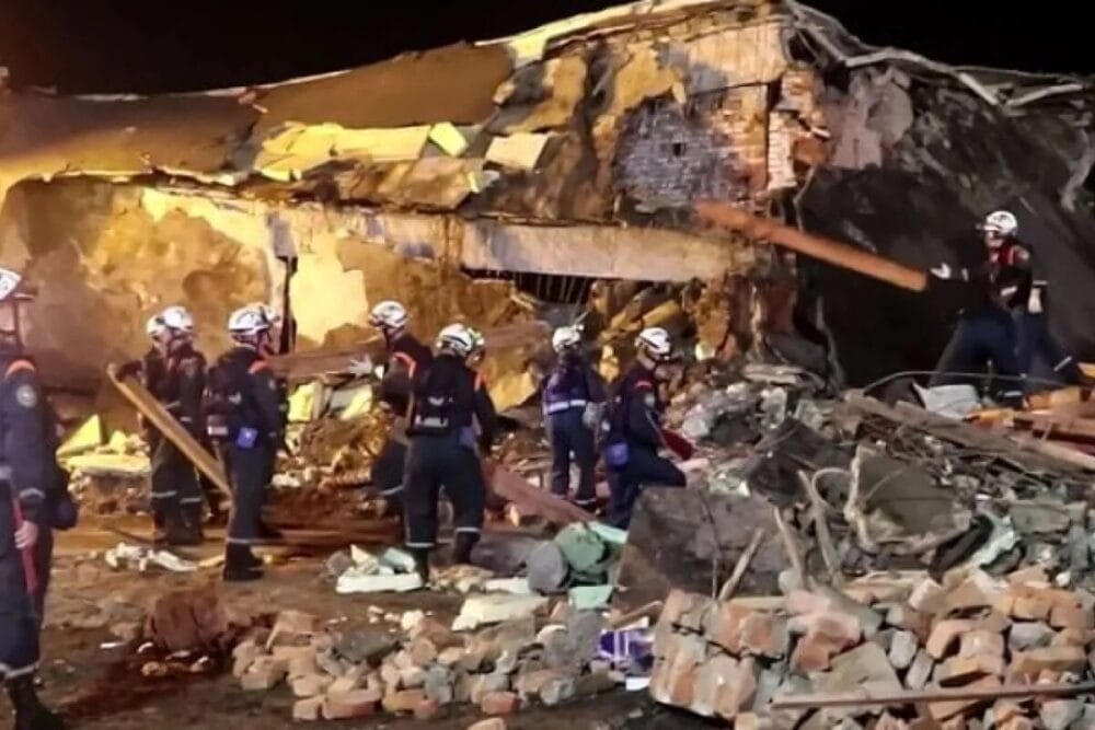 11 قتيلًا و130 مصابًا في انفجار مصنع أسلحة في روسيا