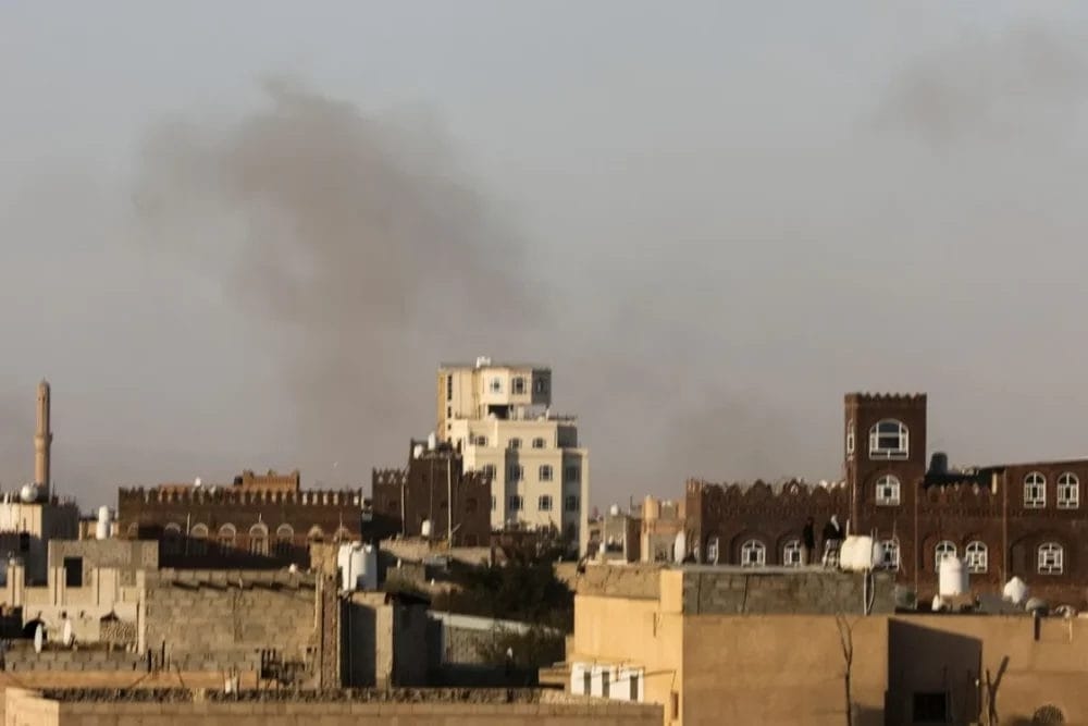 انفجاران عنيفان قرب محطة كهرباء في صنعاء