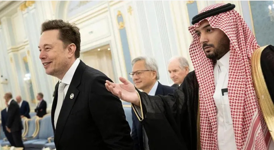 وداعاً لقيود بايدن: ترامب يفتح أبواب الذكاء الاصطناعي أمام الخليج