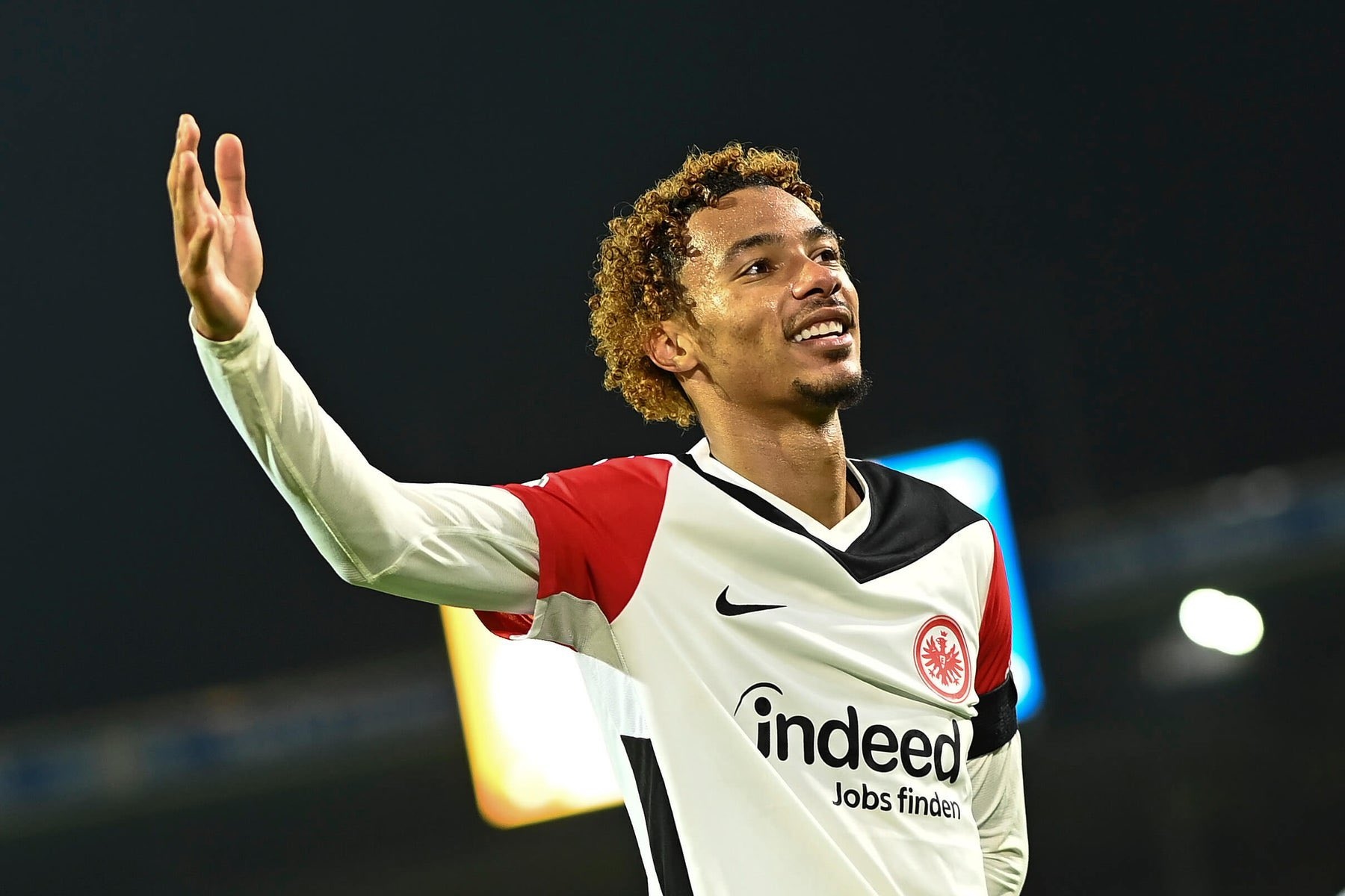 ليفربول يجهز أمواله لخطف إيكيتيكي قبل الهلال