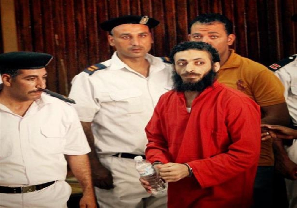 عادل حبارة قتل 26 جندي غدراً بعشرة آلاف دولار‎