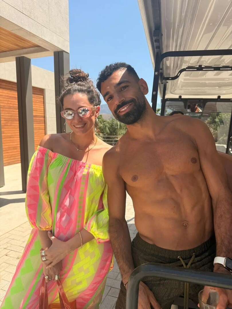 محمد صلاح اصابته عدوي مصاحبة النجمات الجامدين قوي