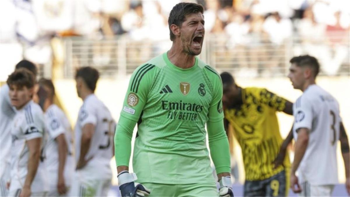 كورتوا يحسم موقفه من التجديد مع ريال مدريد
