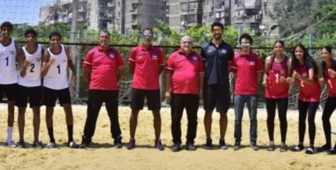 بعثة ناشئين وناشئات الطائرة الشاطئية تغادر إلي نيجيريا للمشاركة في الكأس القارية