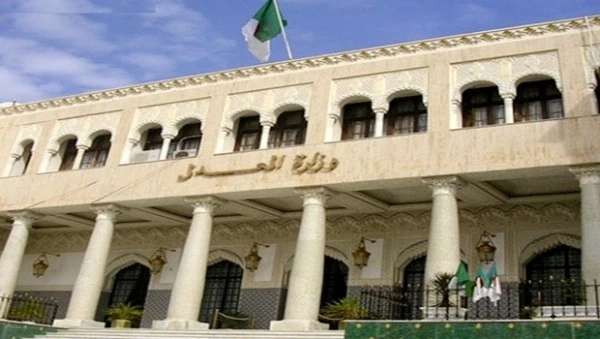 وزارة العدل تشرع في دورات تكوينية لفائدة القضاة والموظفين