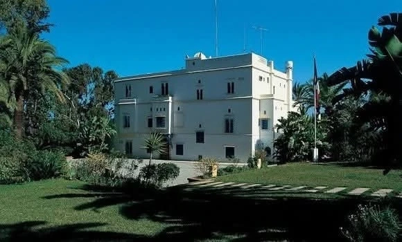 النفاق الدبلوماسي: حين تتهم فرنسا الجزائر وتتناسى امتيازاتها