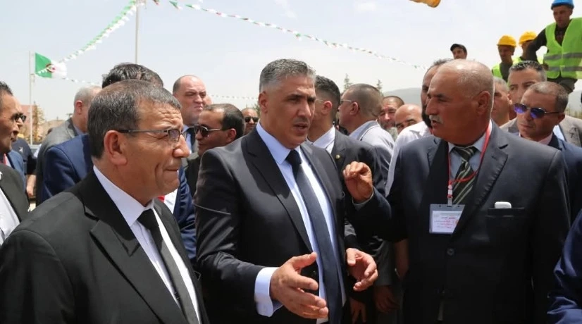 بلعريبي يعلن عن تمديد آجال فتح منصة تحميل وثائق المسجلين في برنامج عدل 3