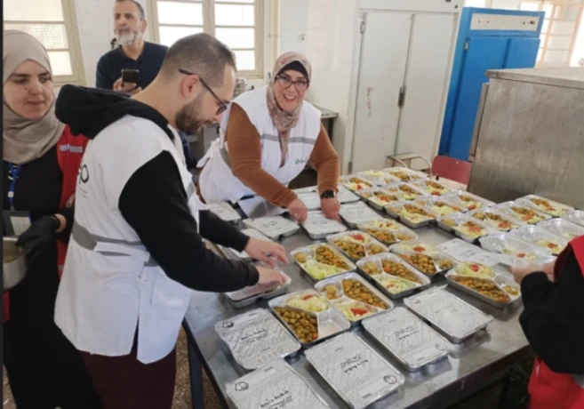 المديرية الجهوية للمؤسسة الوطنية للاتصال والنشر والإشهار توّزع 100 وجبة يوميا في حملة تطوعية مميزة ..نشاط متواصل بهمّة التضامن والتآزر
