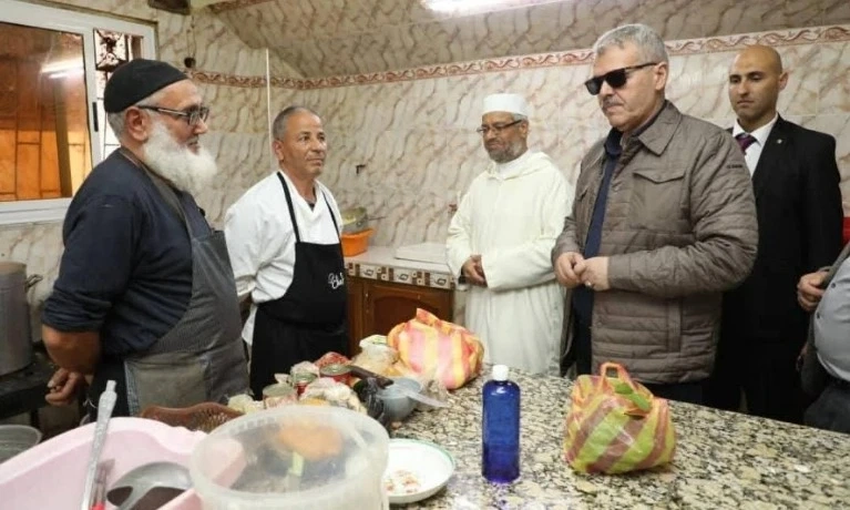 للوقوف على تحضيرات موائد رمضان بسيدي بلعباس.... الوالي "كمال حاجي" يعاين عددا من مطاعم الإفطار