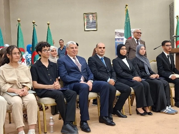 سمير شيباني يُكرّم المتفوقين في شهادتي الباك والبيام ..رسالة وفاء للتلاميذ النجباء