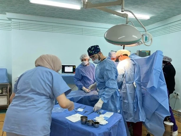 تعد الأولى من نوعها بالمؤسسات العمومية ....إجراء36 عملية جراحية لعلاج الأمراض الشرجية المستقيمة عبر الليزر بالمركز الاستشفائي الجامعي