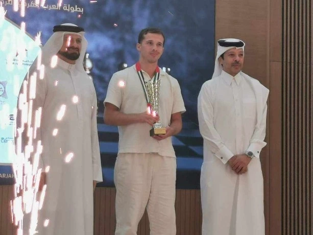 توج بذهبيتين وفضية في البطولة العربية للشطرنج بالشارقة..... بلال بلحسن يتربع على عرش " الماسترز"