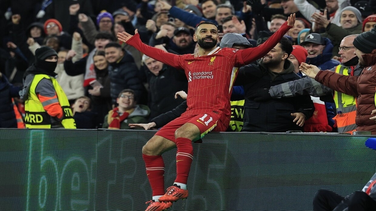 اتحاد الكرة يهنئ محمد صلاح بلقب الهداف التاريخى للأجانب بالدورى الإنجليزى وأول تعليق من محمد صلاح بعد معادلة رقم أجويرو