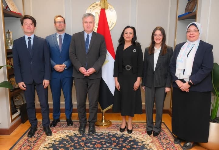 وزيرة التضامن تلتقي السفير الألماني بالقاهرة  ويبحثان تعزيز سبل التعاون في مجالات العمل المشتركة